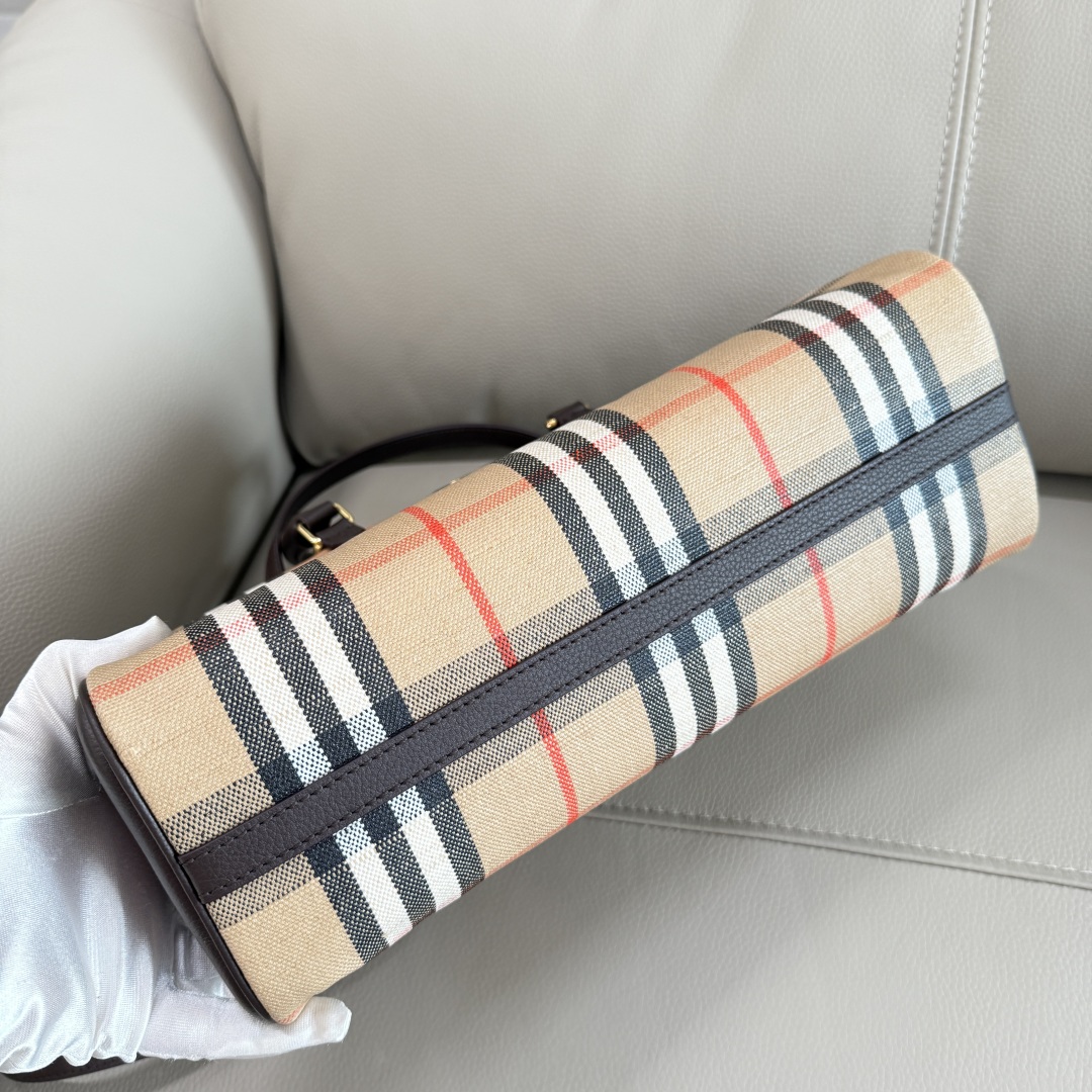 Bv*b*rry highlands bowling bag-33.5× 12.5x 17cm