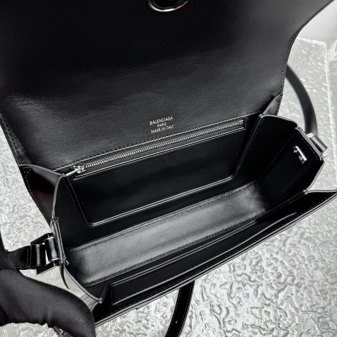 Ba1en*iaga hourglass bag-26*18*7cm