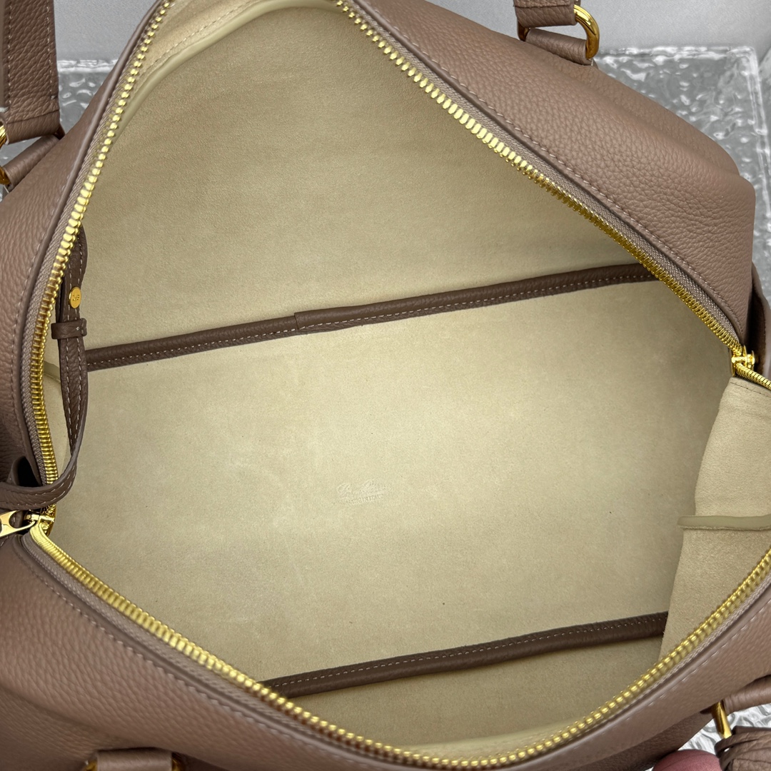 L0r0 P1ana needle bag-38*21*18cm