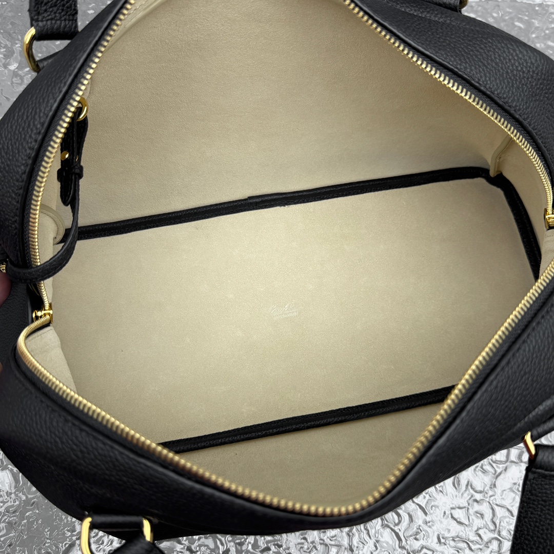 L0r0 P1ana needle bag(black)-38*21*18cm