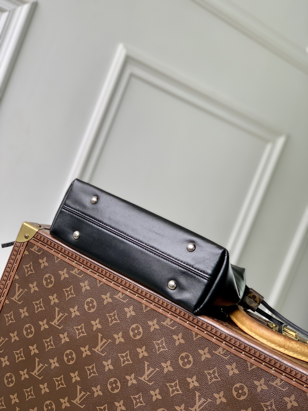 l0vis Vvtt0n vibe off duty backpack-25 x 10 x 24cm