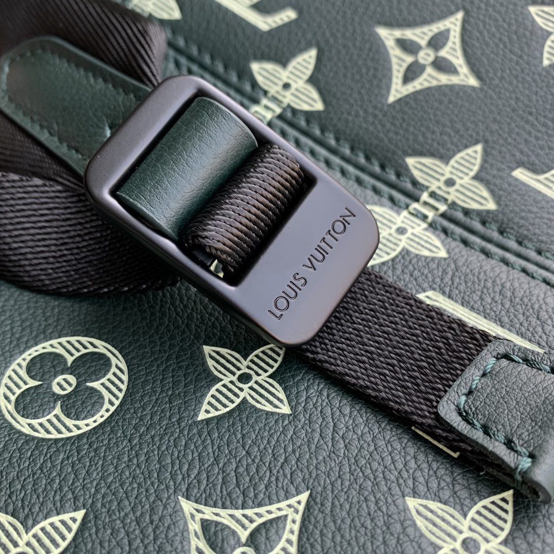 l0vis Vvtt0n discovery backpack-30*40*20cm