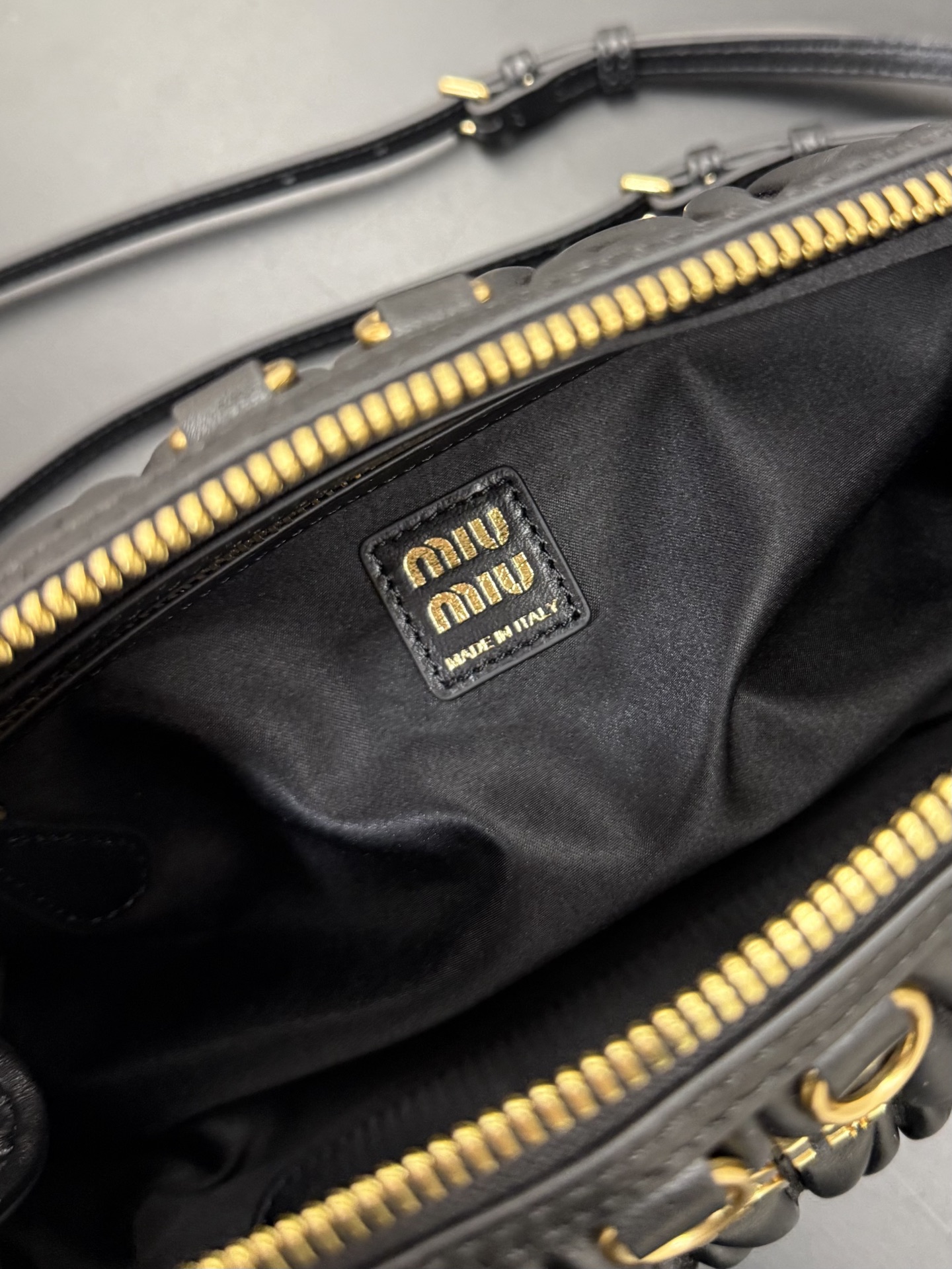 Miu Miu Matelassé Leather Clutch Bag-28* 14.5* 10CM