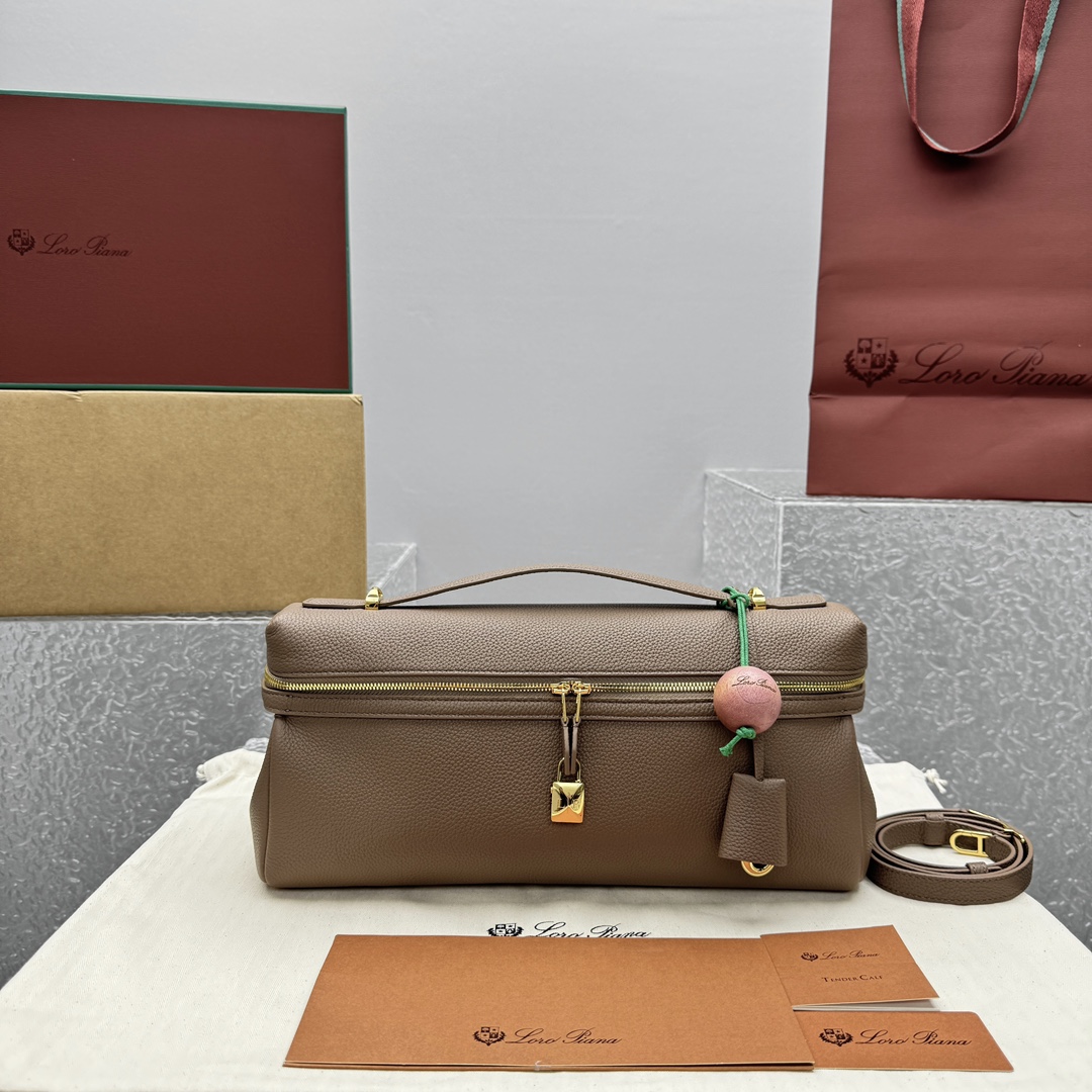 L0r0 P1ana Extra Softy Bag L33-33*14*9CM