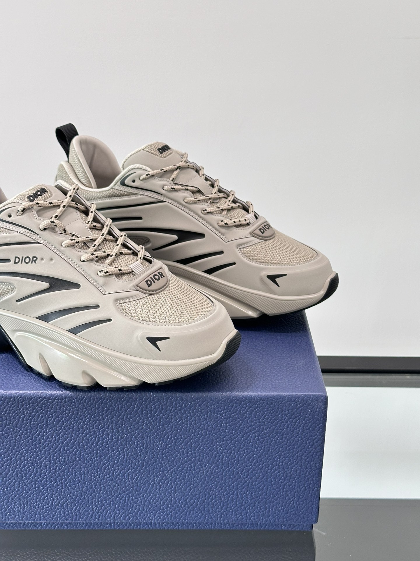 Diro Sports Sneakers