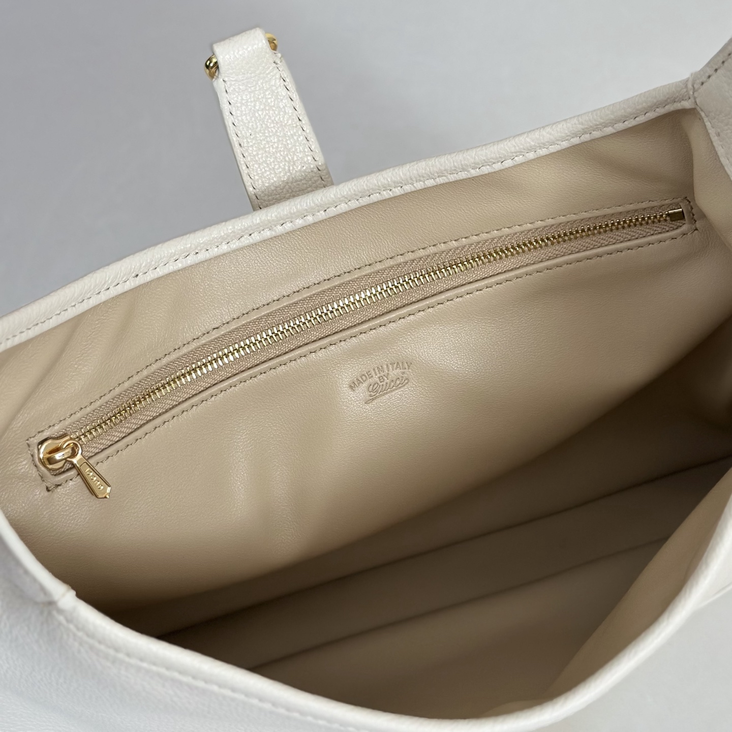 Gvc*1 Jackie Shoulder Bag In White Leather-31.5*21*5CM