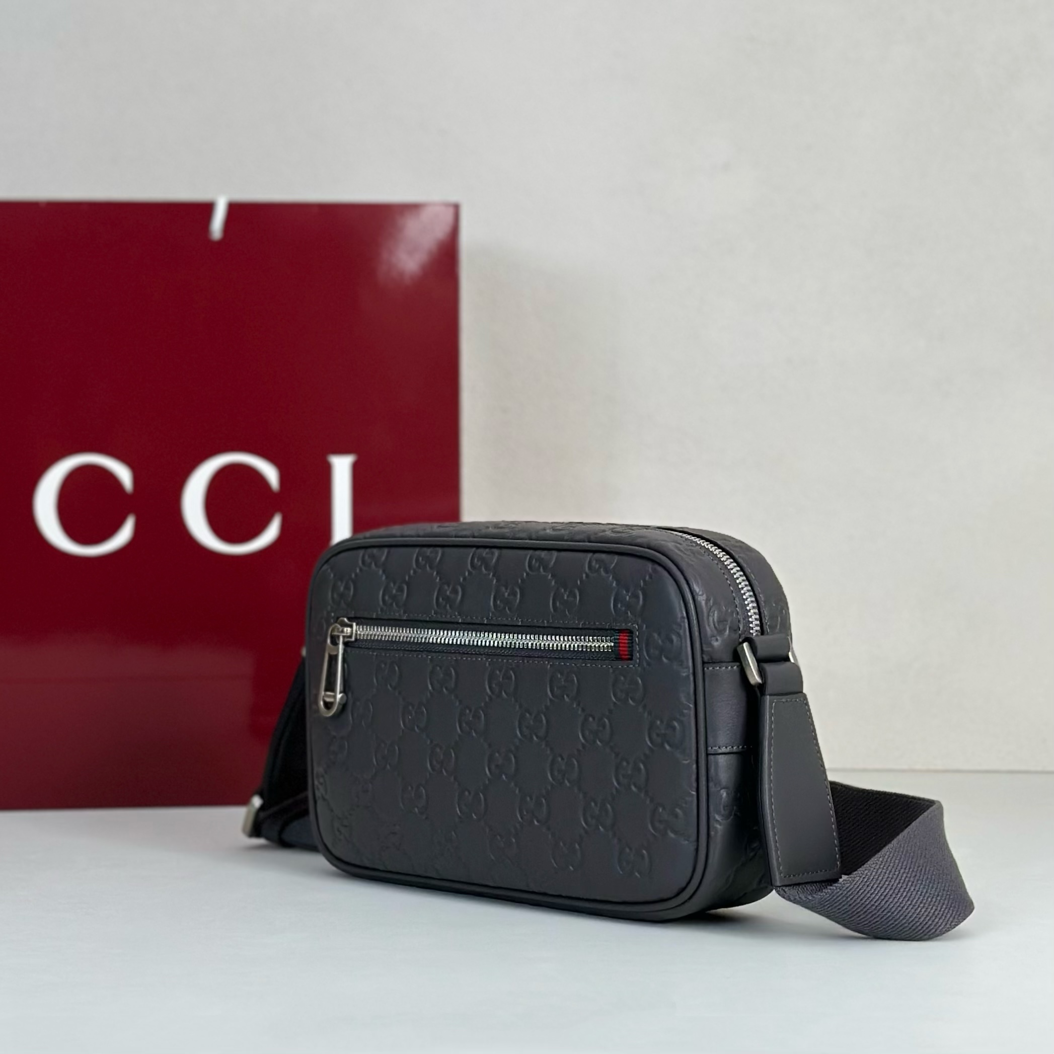 Guc*ci GG Emblem Small Crossbody Bag -23*6*14.5CM