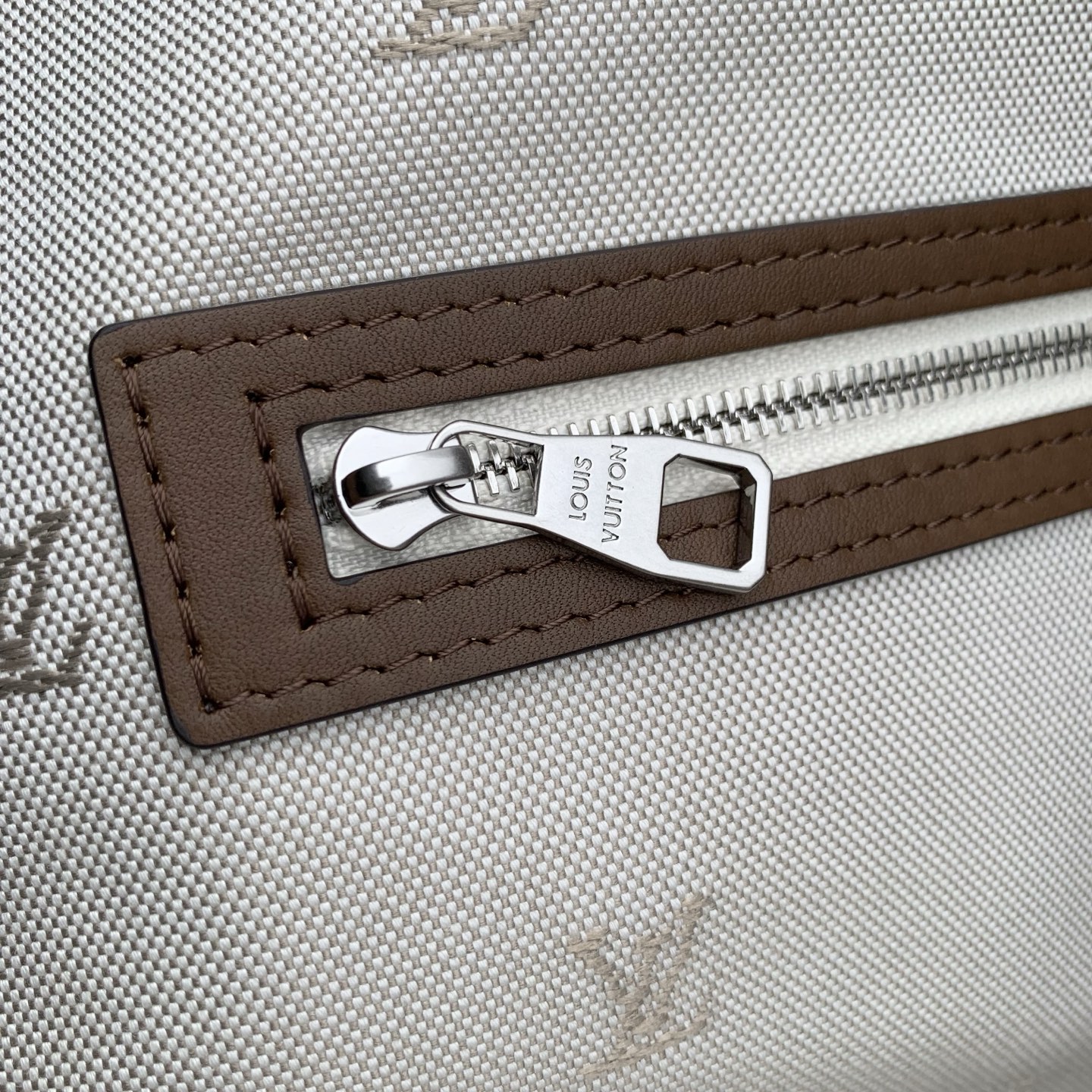 L0vis Vvtt0n Vagabond Hobo-M28392-48 x 38 x 14CM