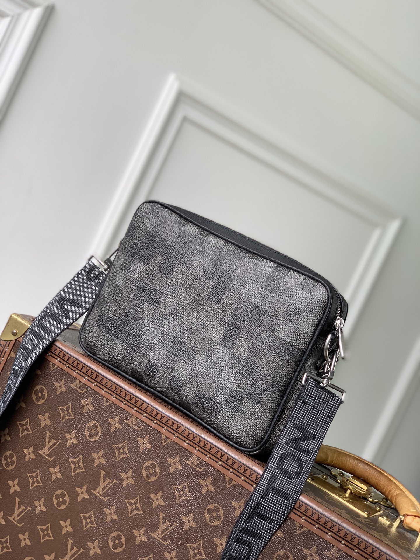 L0vis Vvtt0n Trio Messenger Bag -M28854-25 x 18.5 x 7CM