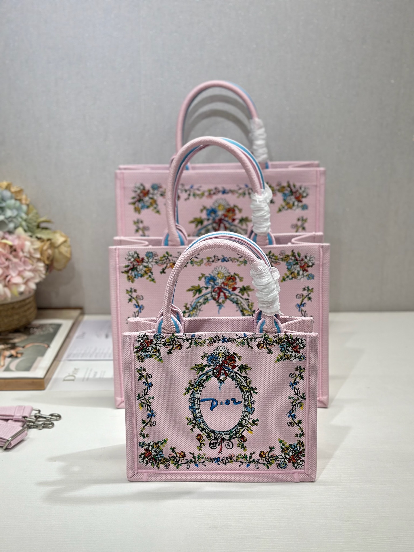 Diro Book Tote