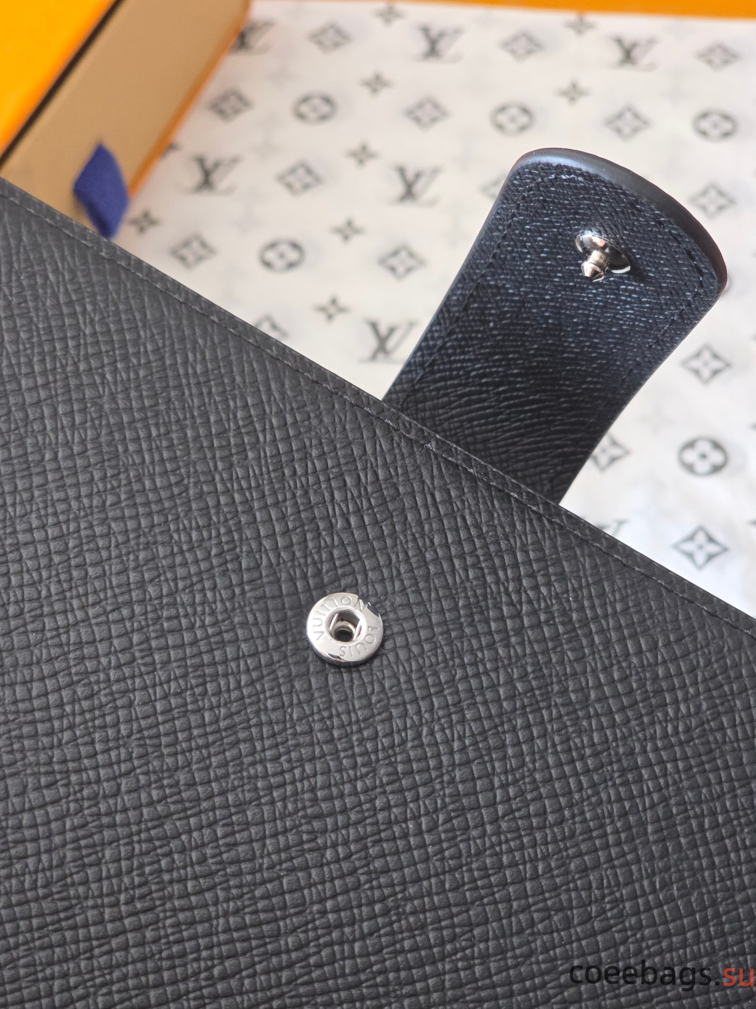 L0vis Vvtt0n Medium Ring Agenda Cover-14*18CM