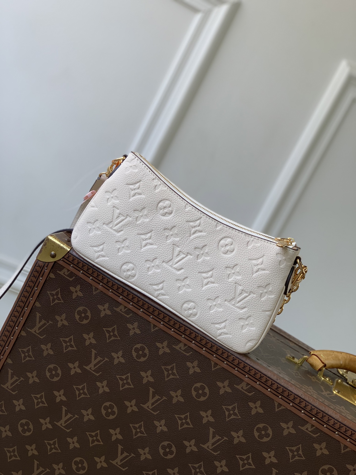 Loui*s Vvtt0n Pochette Liv Monogram Empreinte Leather-24.5*13*6.5CM
