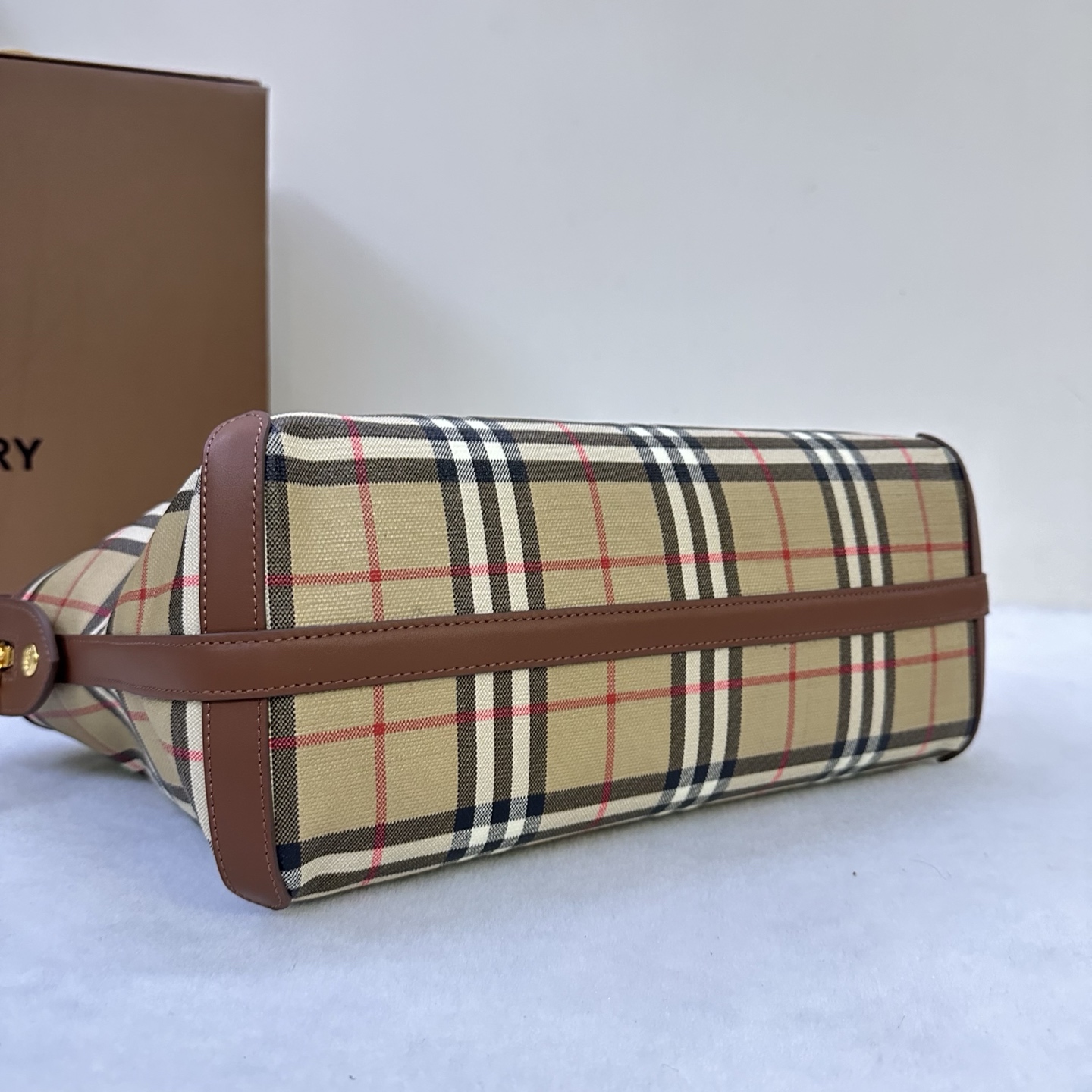 Burberr.y Check Zip Tote -34 x 15 x 23CM