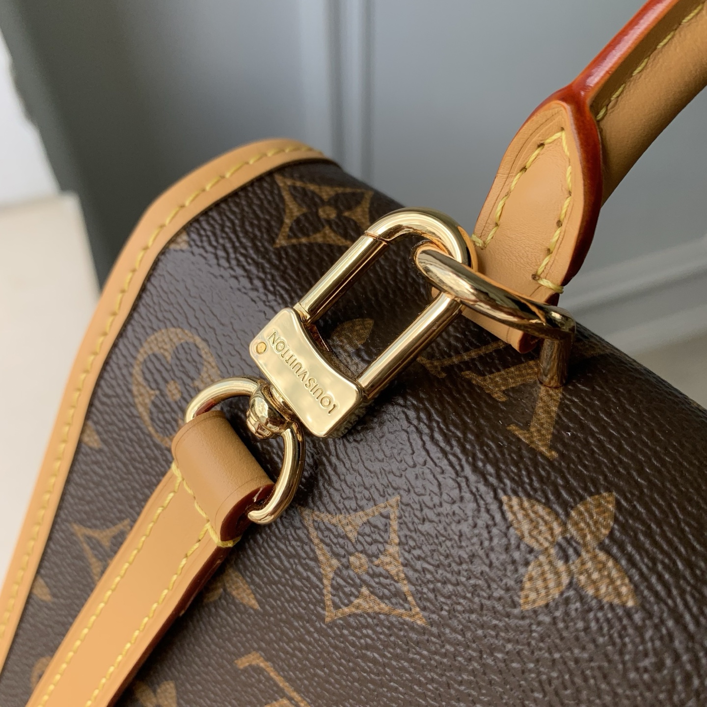 Lou*is Vvtt0n Diane Backpack PM Monogram - Handbags-21 x 21.5 x 9CM