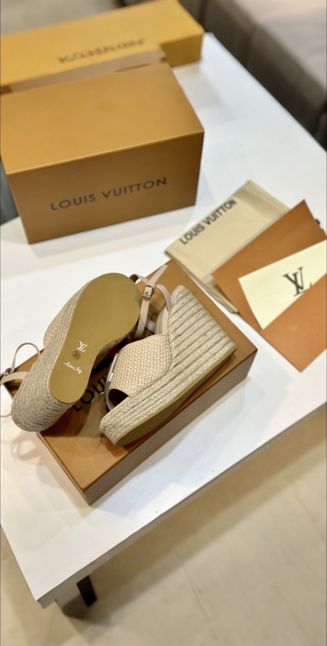 l0vis Vvtt0n sandals-12cm